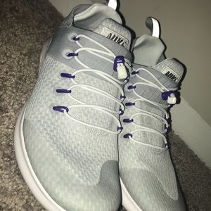 Nike running tennis shoes size 8 gray white purple